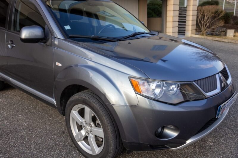 MITSUBISHI OUTLANDER 2.0 DI-D 140CV ✨ Distribution à jour - 7 places - Radar de recul