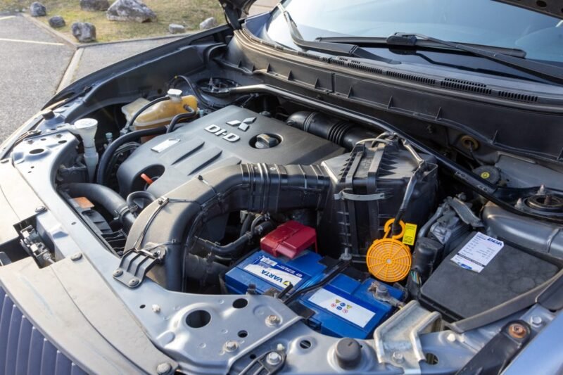 MITSUBISHI OUTLANDER 2.0 DI-D 140CV ✨ Distribution à jour - 7 places - Radar de recul