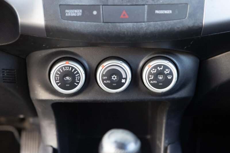 MITSUBISHI OUTLANDER 2.0 DI-D 140CV ✨ Distribution à jour - 7 places - Radar de recul