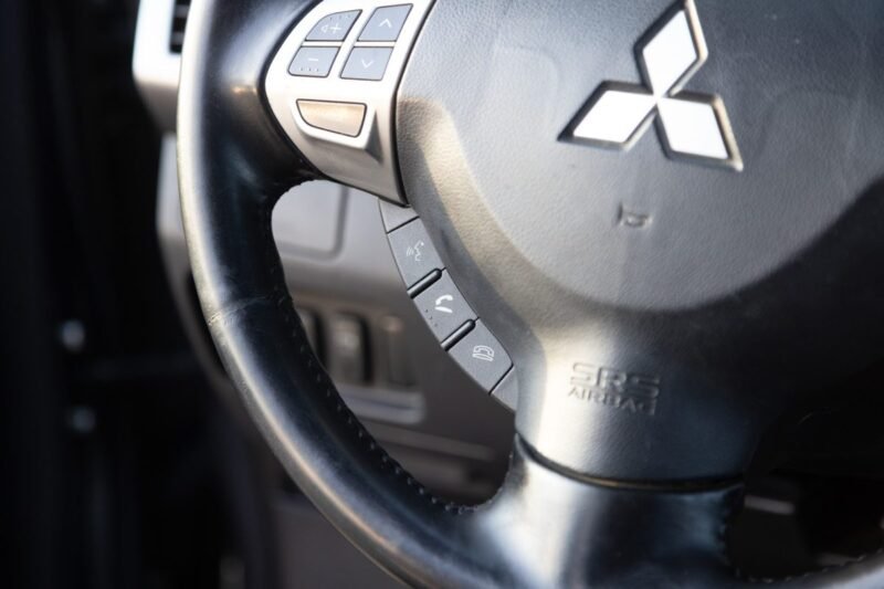 MITSUBISHI OUTLANDER 2.0 DI-D 140CV ✨ Distribution à jour - 7 places - Radar de recul