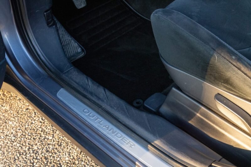 MITSUBISHI OUTLANDER 2.0 DI-D 140CV ✨ Distribution à jour - 7 places - Radar de recul