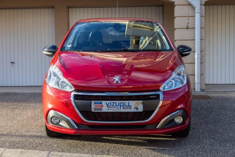 PEUGEOT 208 1.6 HDi 120cv GT Line ✨ Attelage - 6 vitesses - Car Play - Garantie 12 mois incluse