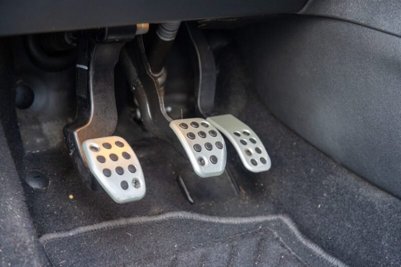 PEUGEOT 208 1.6 HDi 120cv GT Line ✨ Attelage - 6 vitesses - Car Play - Garantie 12 mois incluse