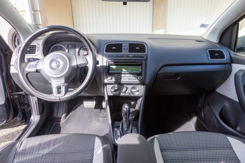 VOLKSWAGEN POLO CROSS 1.6 TDI 90 DSG 2010