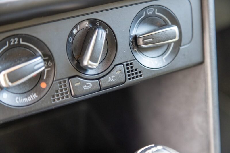 VOLKSWAGEN POLO CROSS 1.6 TDI 90 DSG 2010