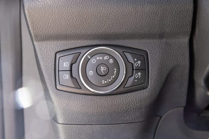 Ford Tourneo Courier 1.0 EcoBoost Titanium 100cv ✨ Distribution récente - Climatisation - Bluetooth 