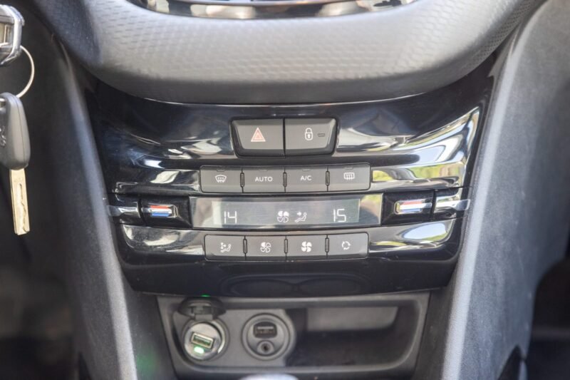PEUGEOT 2008 1.2 PURE TECH 110 ALLURE 2015