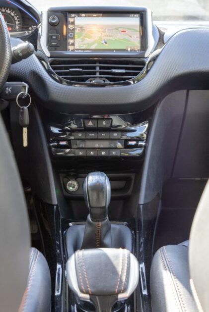 PEUGEOT 2008 1.2 PURE TECH 110 ALLURE 2015