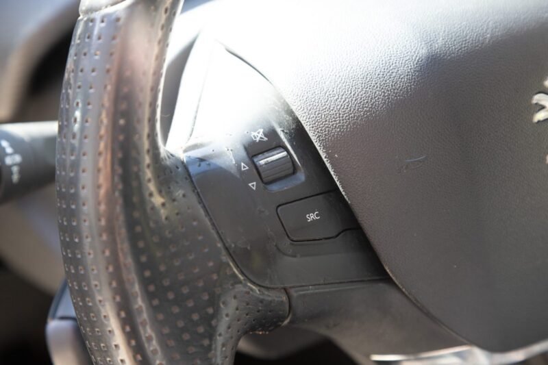 PEUGEOT 2008 1.2 PURE TECH 110 ALLURE 2015