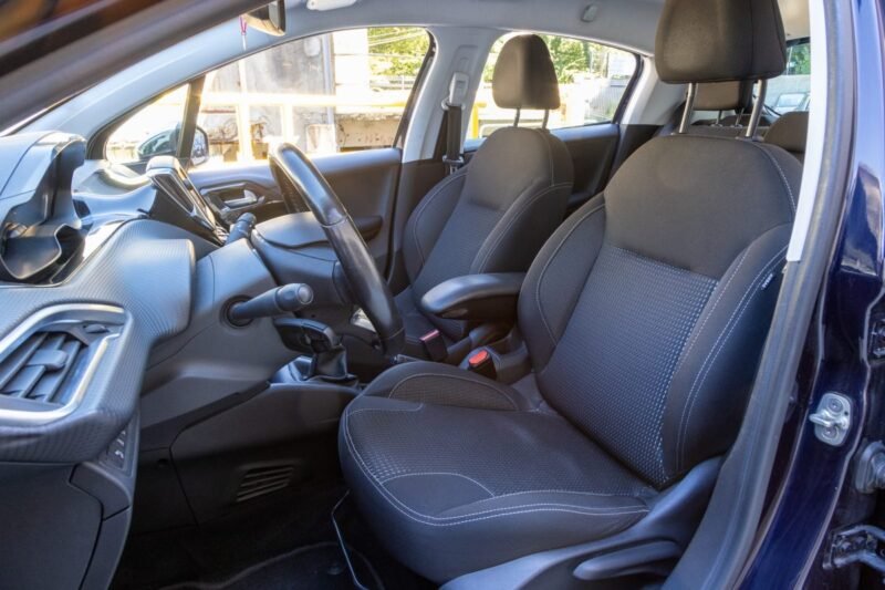 PEUGEOT 208 1.2 PURE TECH 110 ALLURE BUSINESS 2017