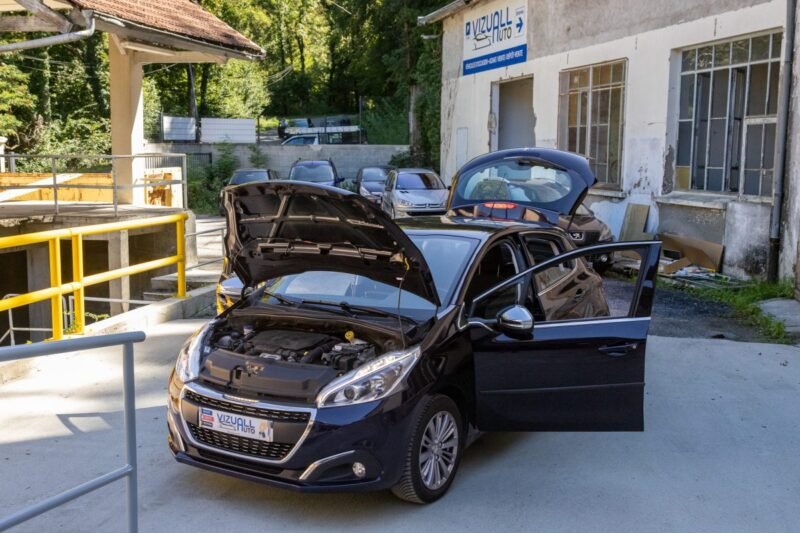 PEUGEOT 208 1.2 PURE TECH 110 ALLURE BUSINESS 2017